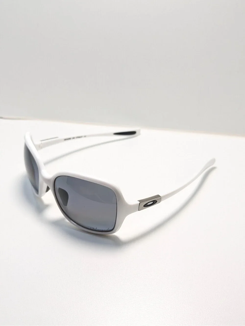 Oakley Obsessed Casual Gray UV White Oversized Square Women’s Fashion Sunglasses